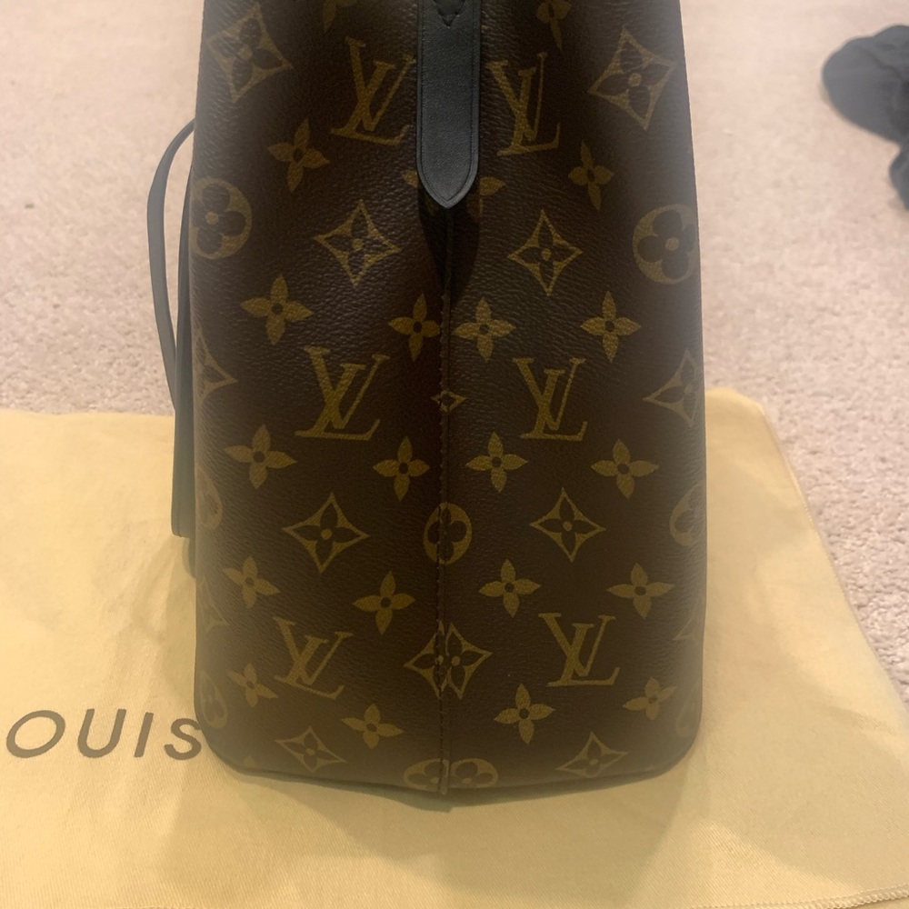 Louis Vuitton Brown Monogram Canvas Bucket Bag with Black Trim - Picture 5 of 11